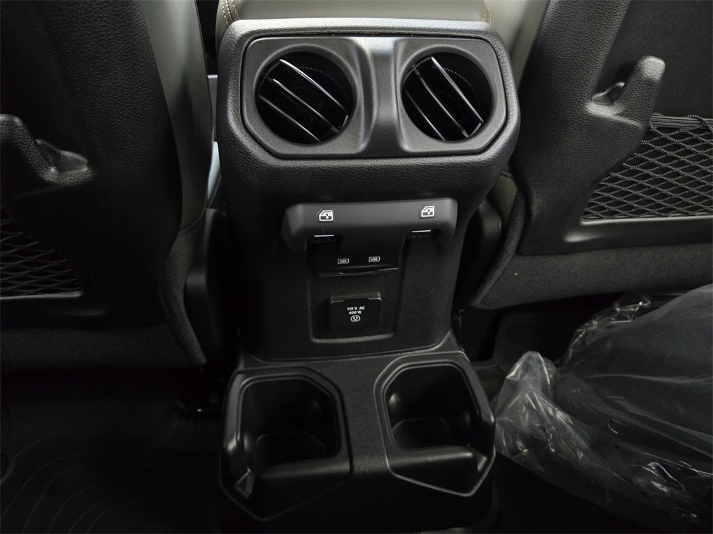 New 2025 Jeep Gladiator Mojave image 14