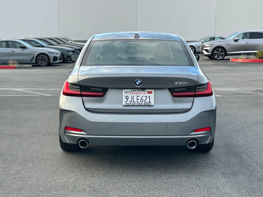 Used 2024 BMW 330i Sedan w/ Convenience Package RWD image 4