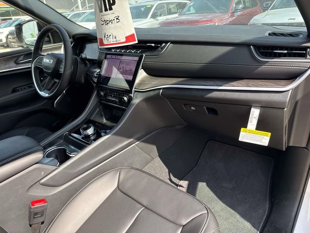New 2025 Jeep Grand Cherokee L Limited w/ Luxury Tech Group II RWD image 29