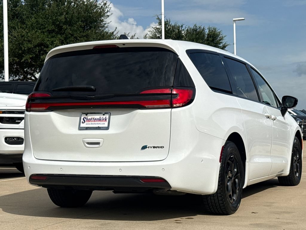 Used 2024 Chrysler Pacifica Limited FWD image 9