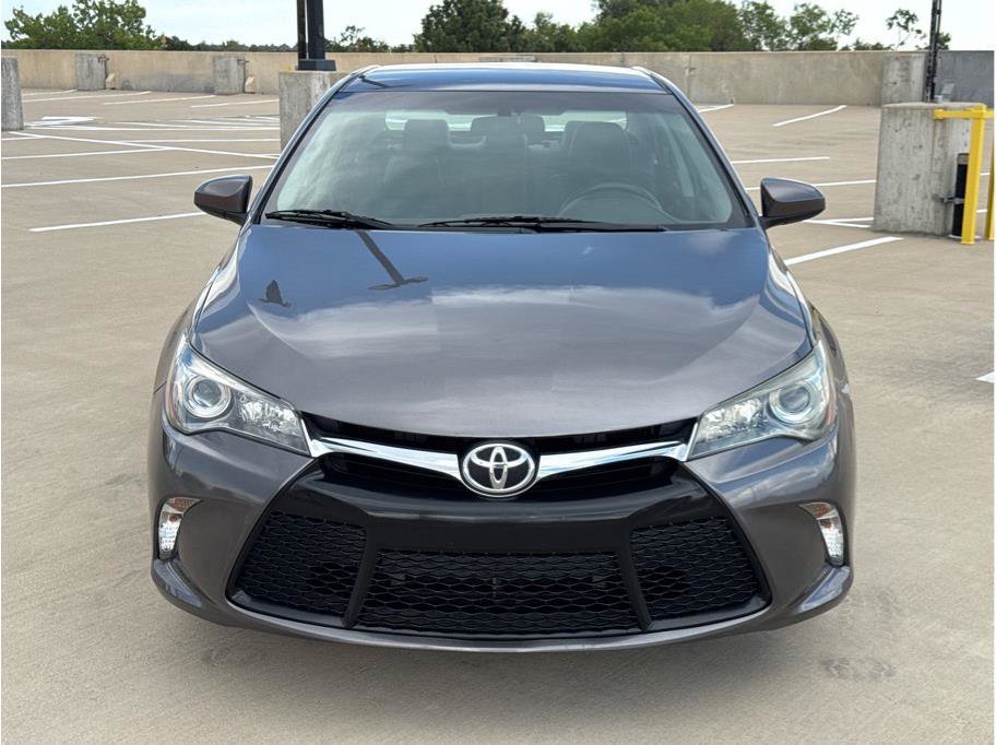 Used 2015 Toyota Camry SE w/ Protection Package FWD image 2