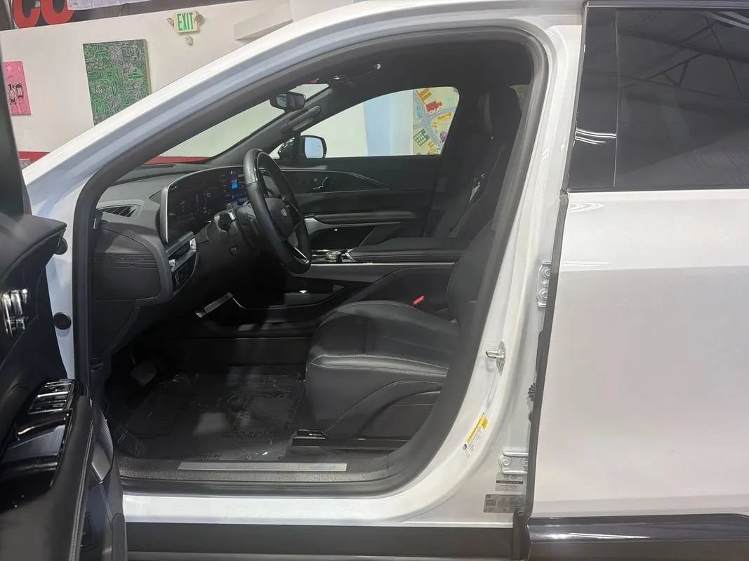 Used 2024 Cadillac Lyriq Sport AWD/4WD image 49