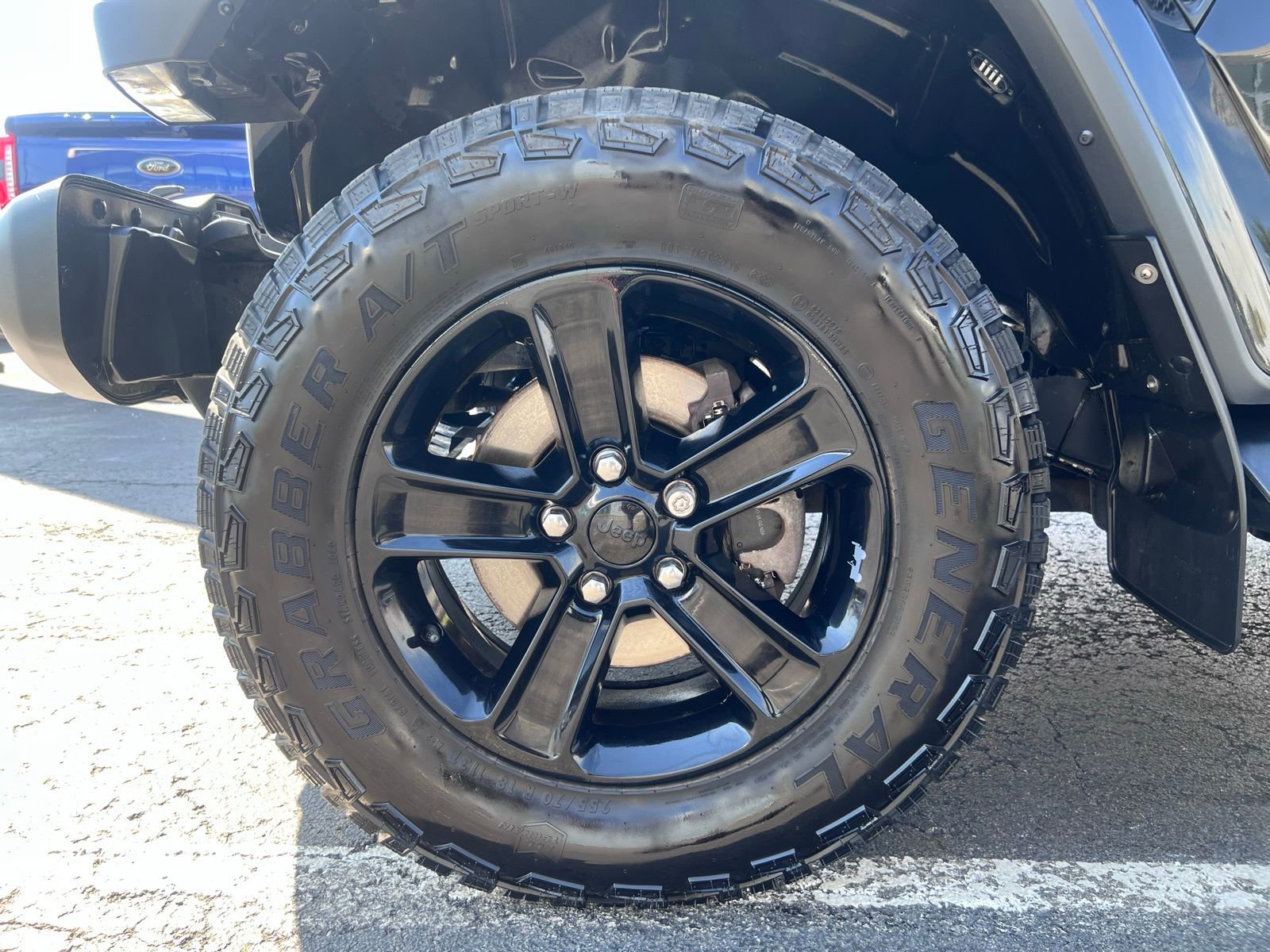 Used 2020 Jeep Wrangler Unlimited Sahara image 18