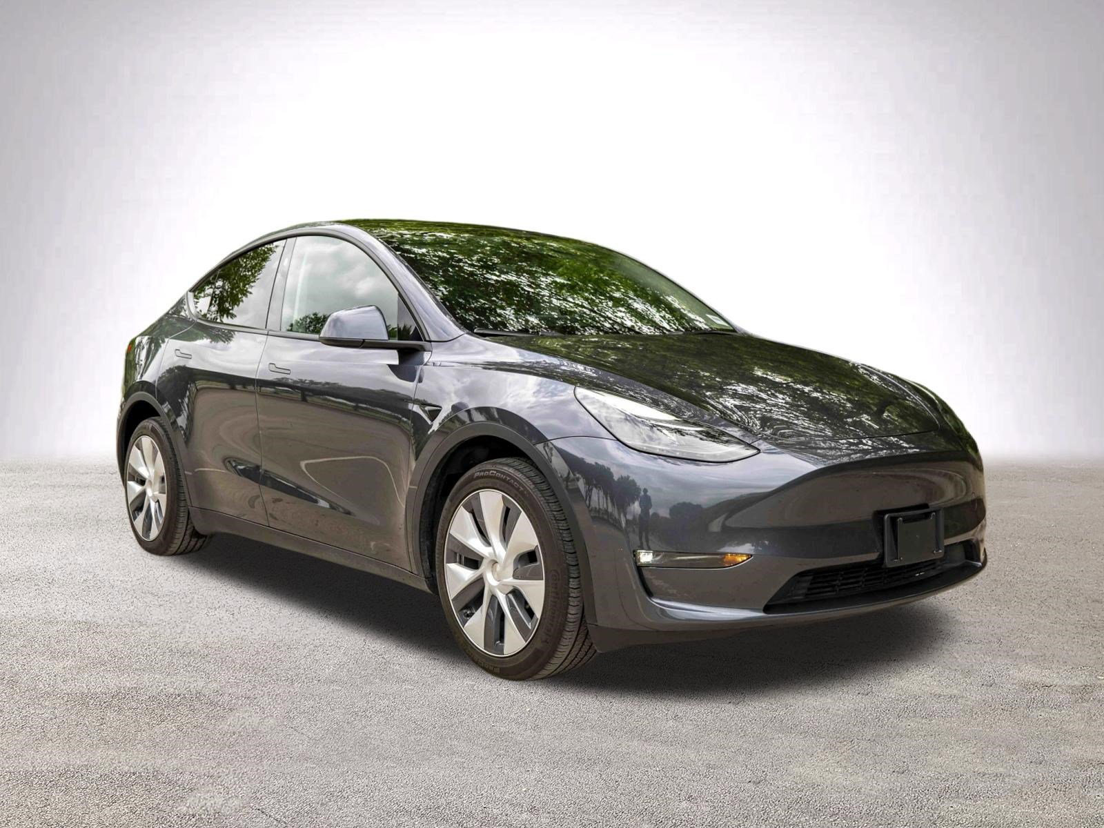 Used 2023 Tesla Model Y AWD image 2