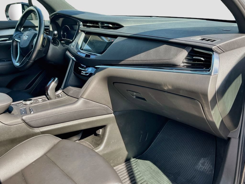 Used 2025 Cadillac XT6 Luxury FWD image 33