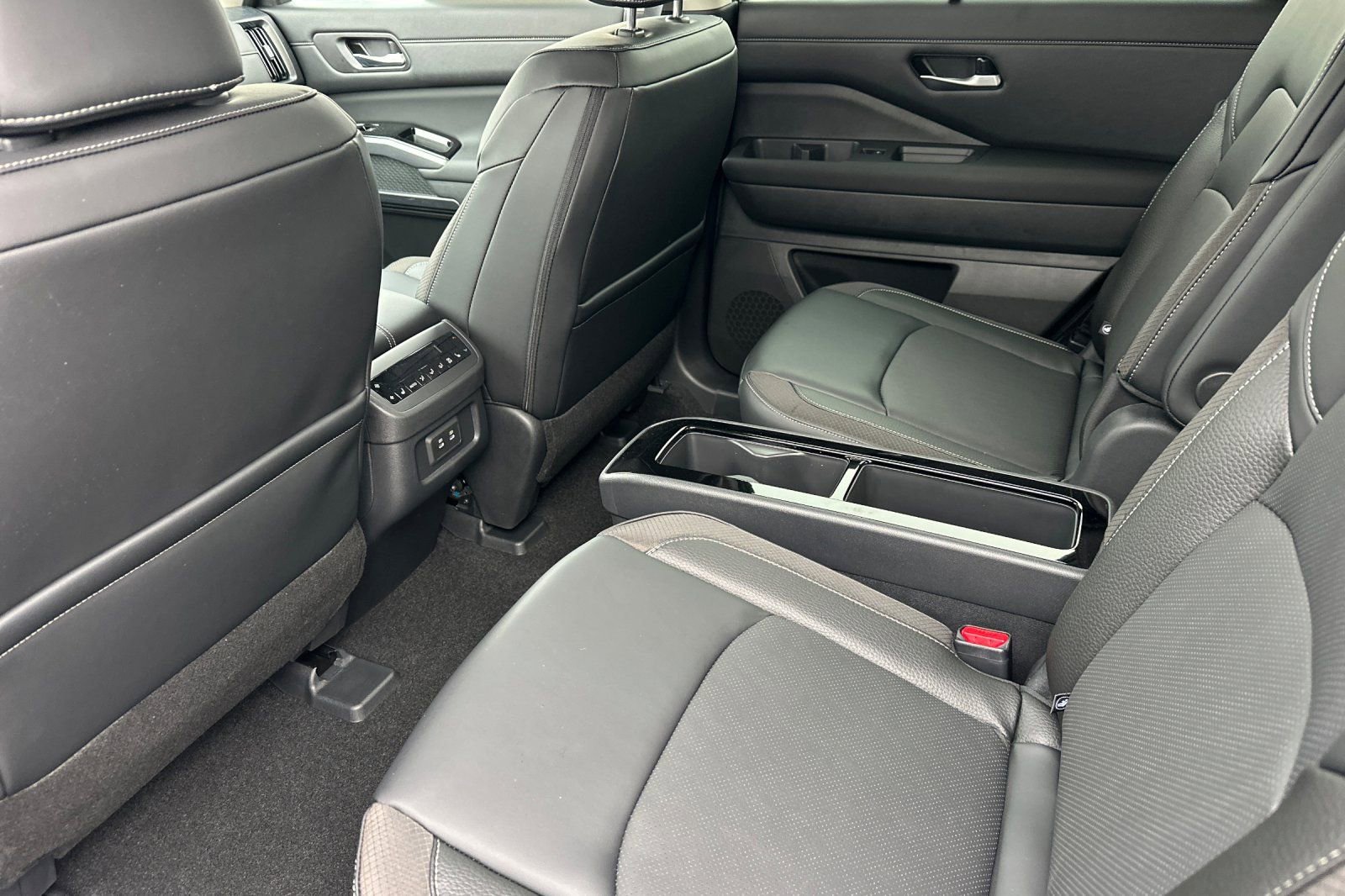New 2026 Nissan Pathfinder SL AWD/4WD image 14