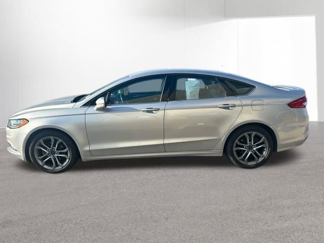 Used 2017 Ford Fusion SE w/ Equipment Group 201A image 6
