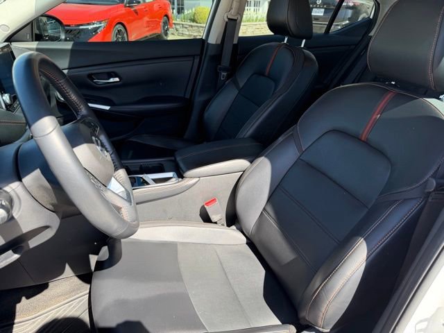 Used 2022 Nissan Sentra SR w/ SR Premium Package FWD image 9