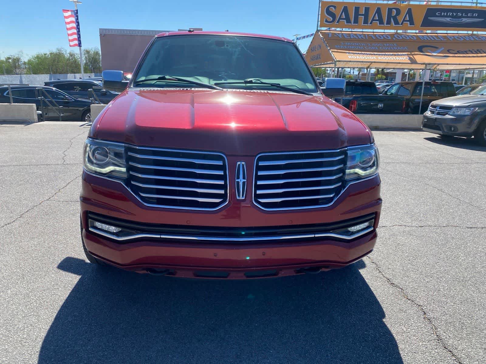 Used 2015 Lincoln Navigator 2WD image 2
