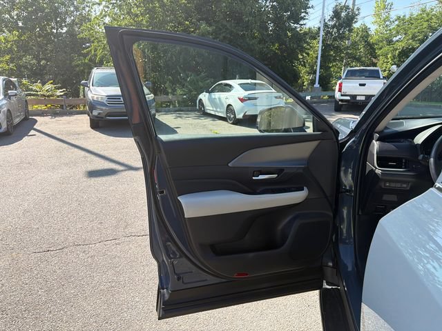 Certified 2025 Toyota Grand Highlander AWD Hybrid image 27