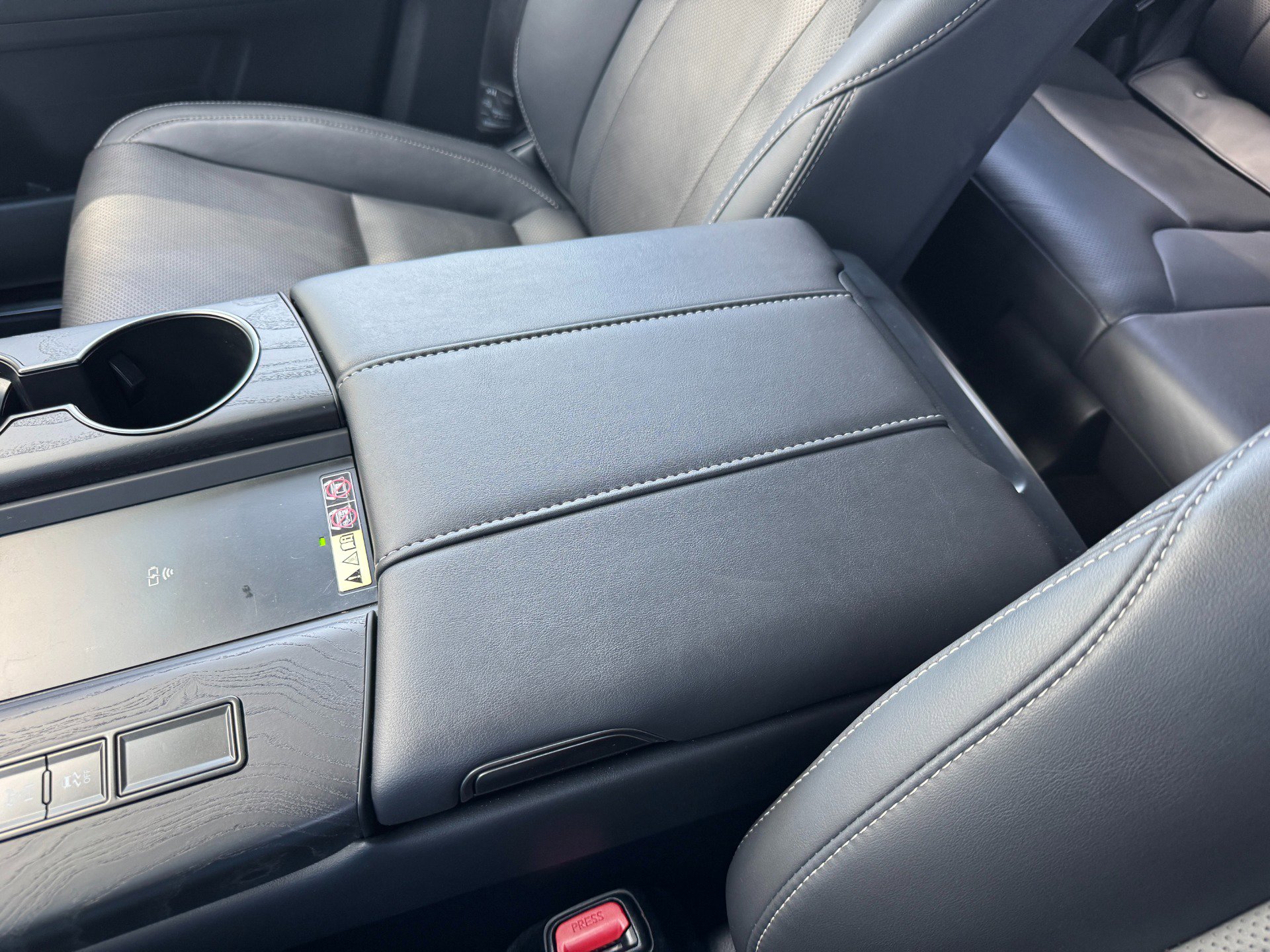 Used 2024 Lexus LX 600 4WD w/ Appearance Package image 38