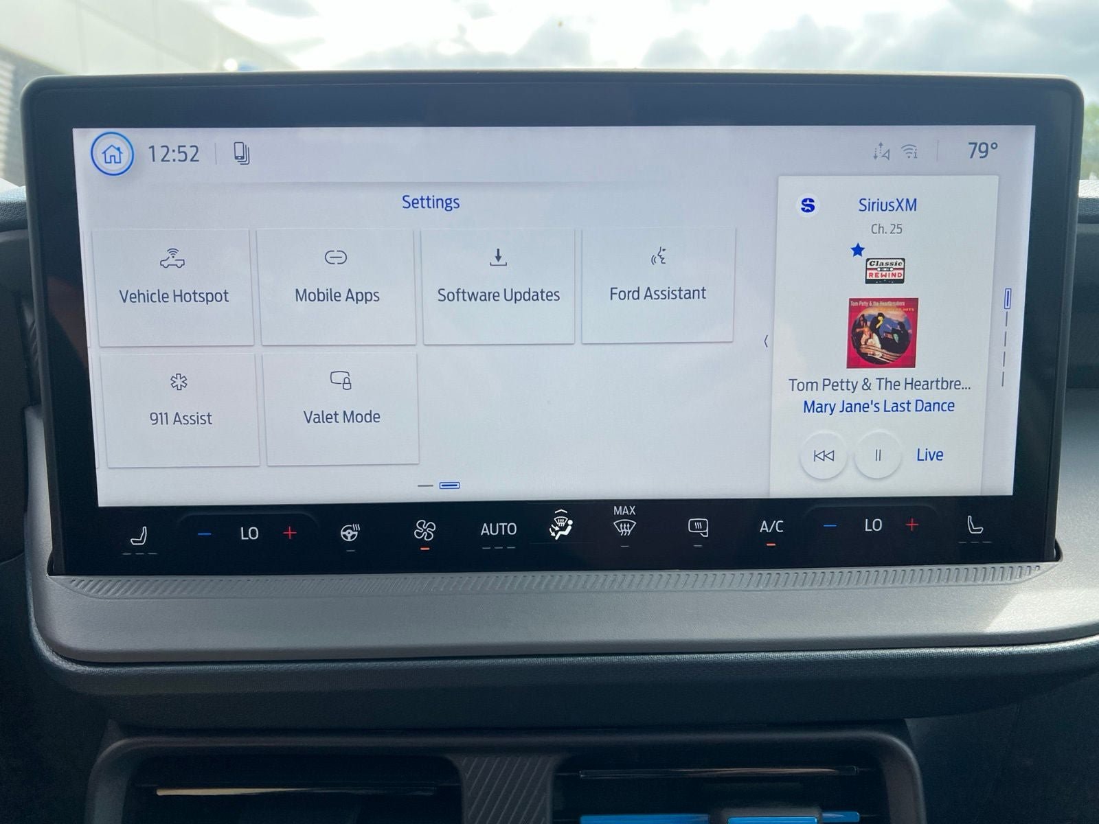 New 2026 Ford Maverick Lobo AWD/4WD image 35