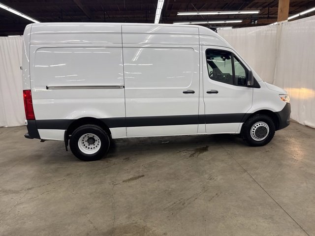 Used 2019 Freightliner Sprinter 2500 image 23