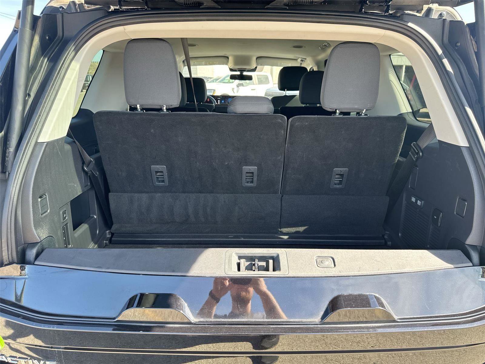 Certified 2025 Ford Expedition Active image 21