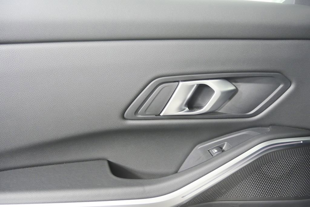 Used 2025 BMW 330i Sedan RWD image 13