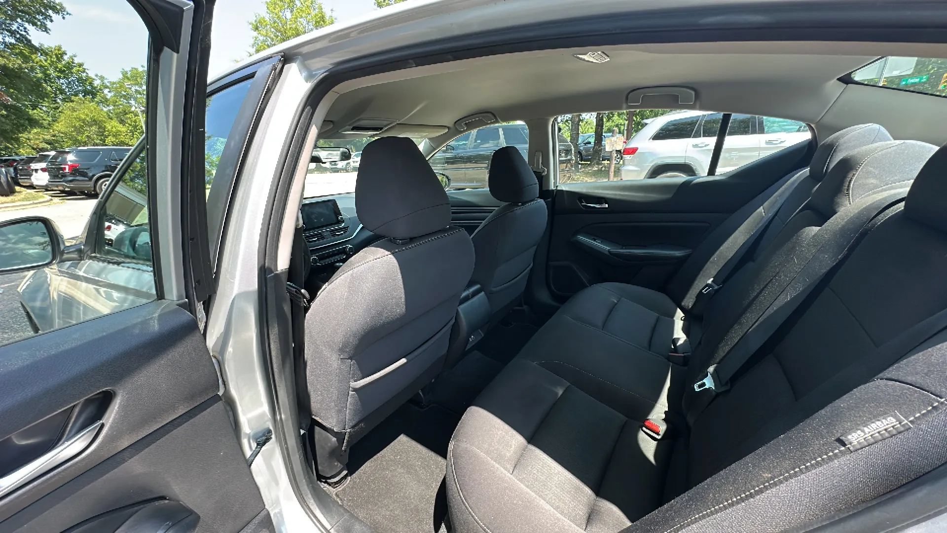 Used 2020 Nissan Altima 2.5 S FWD image 17