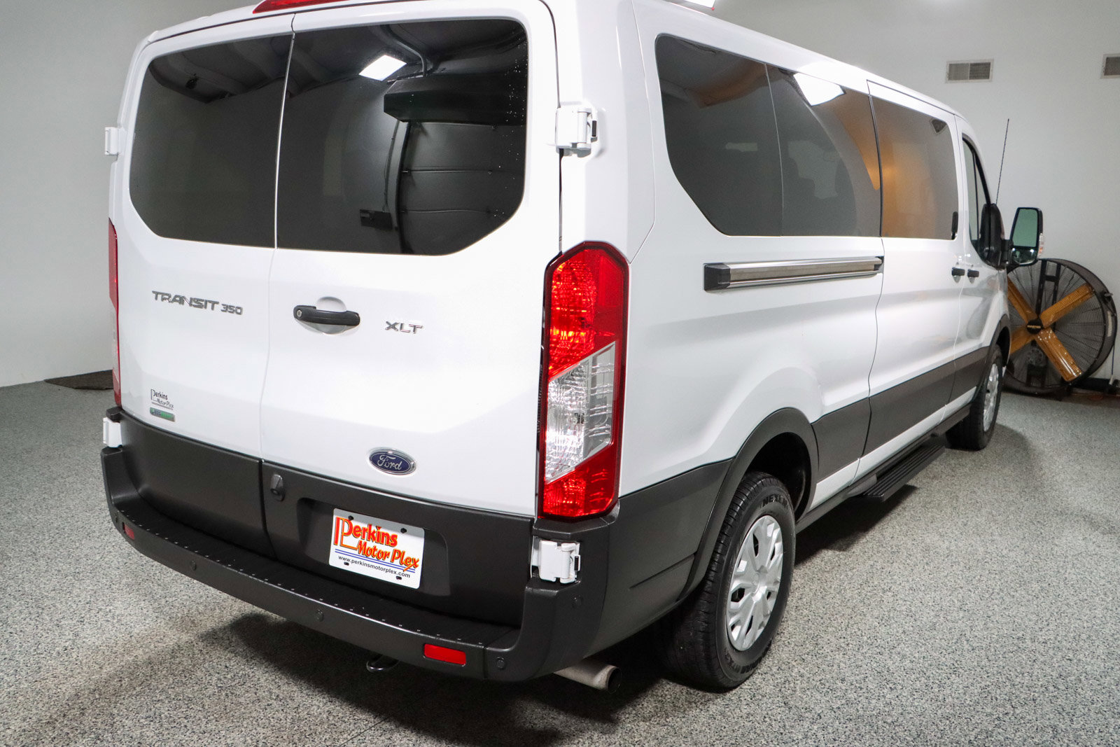 Used 2023 Ford Transit 350 XLT image 7