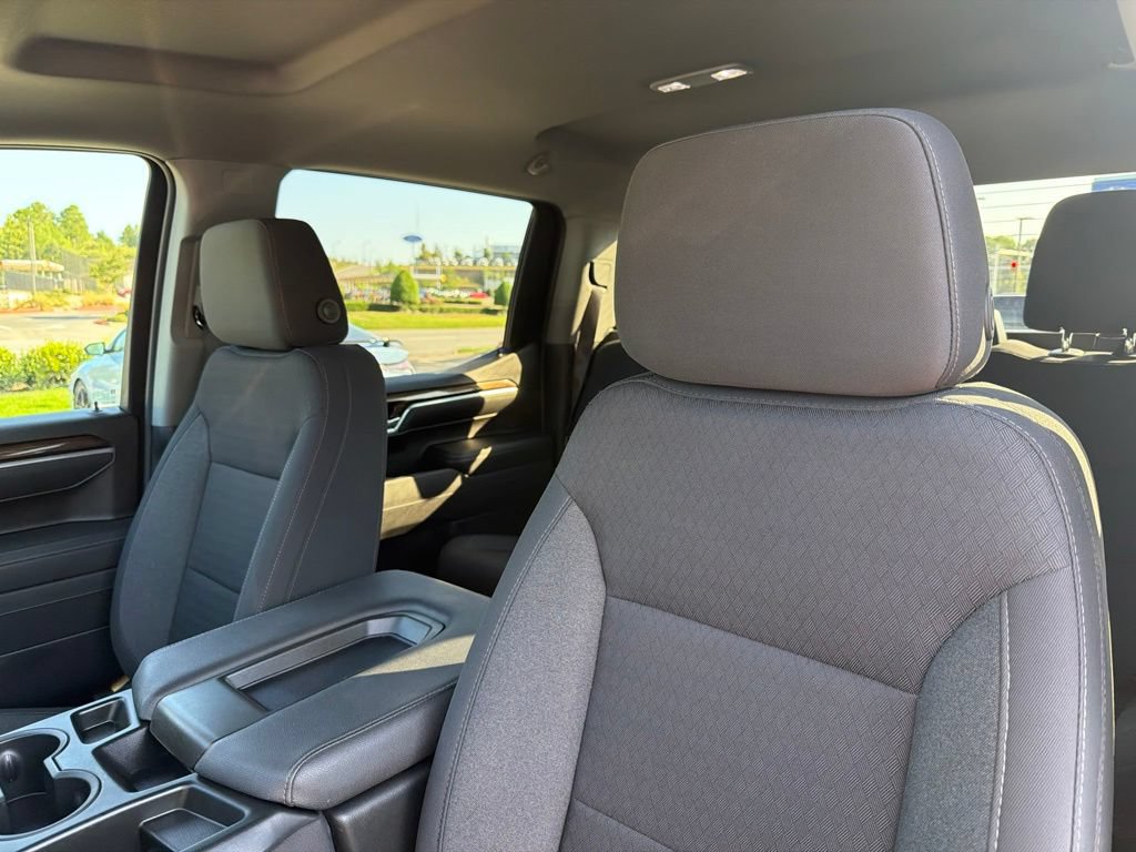 Used 2025 Chevrolet Silverado 1500 LT AWD/4WD image 24