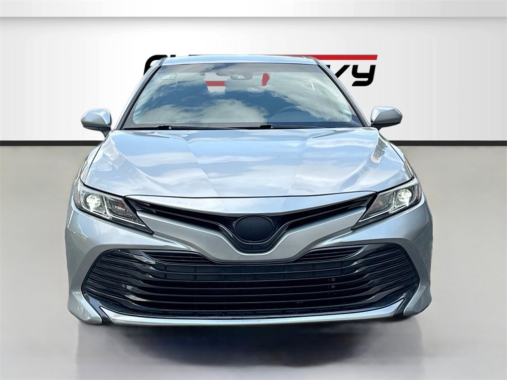 Used 2020 Toyota Camry LE image 2