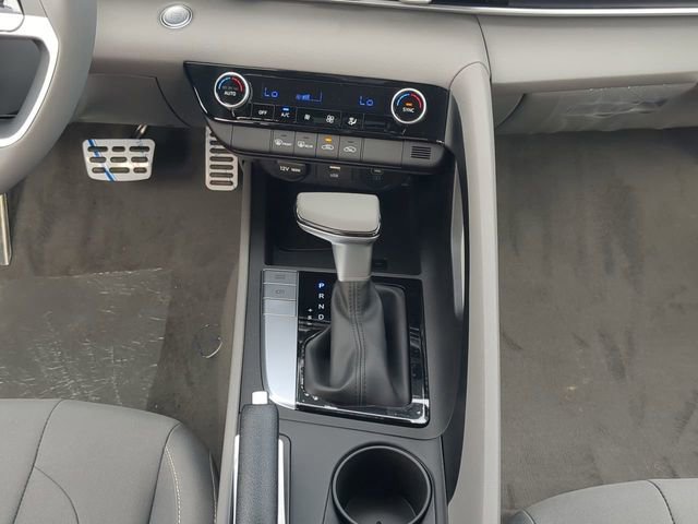 New 2025 Hyundai Elantra Sport FWD image 18