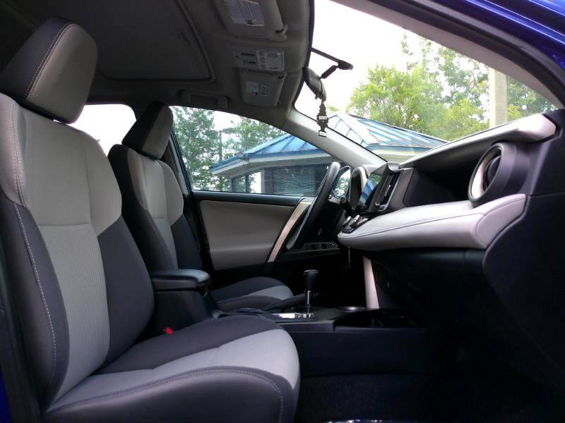 Used 2015 Toyota RAV4 XLE image 16