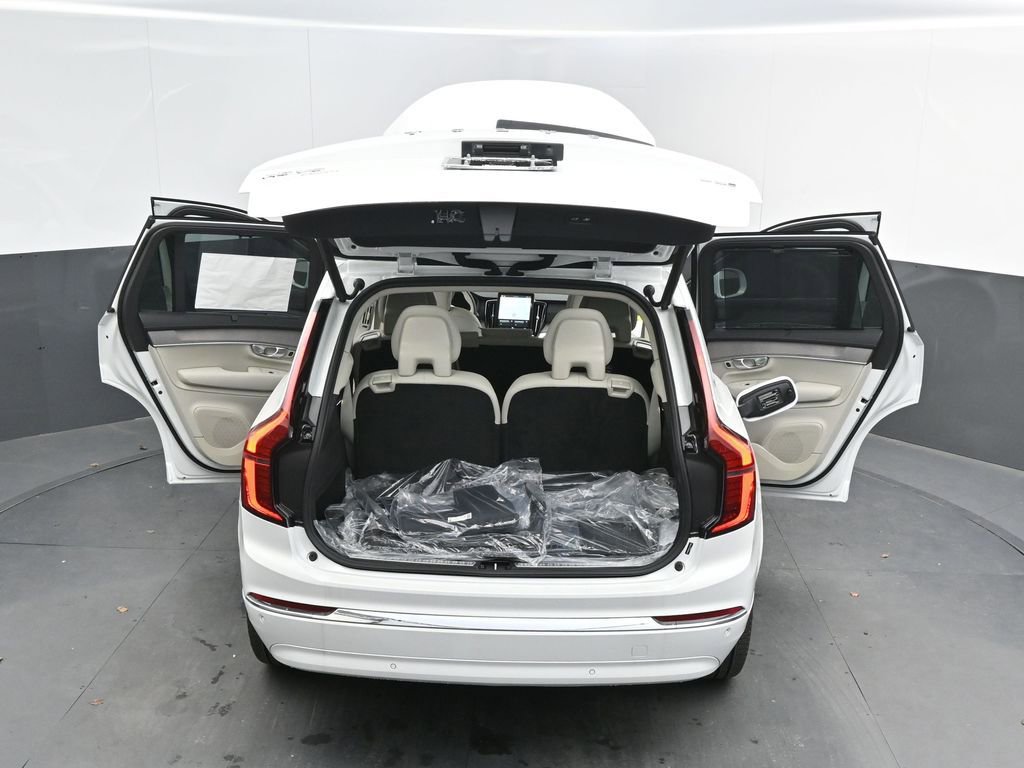 New 2026 Volvo XC90 B6 Ultra w/ Protection Package image 40