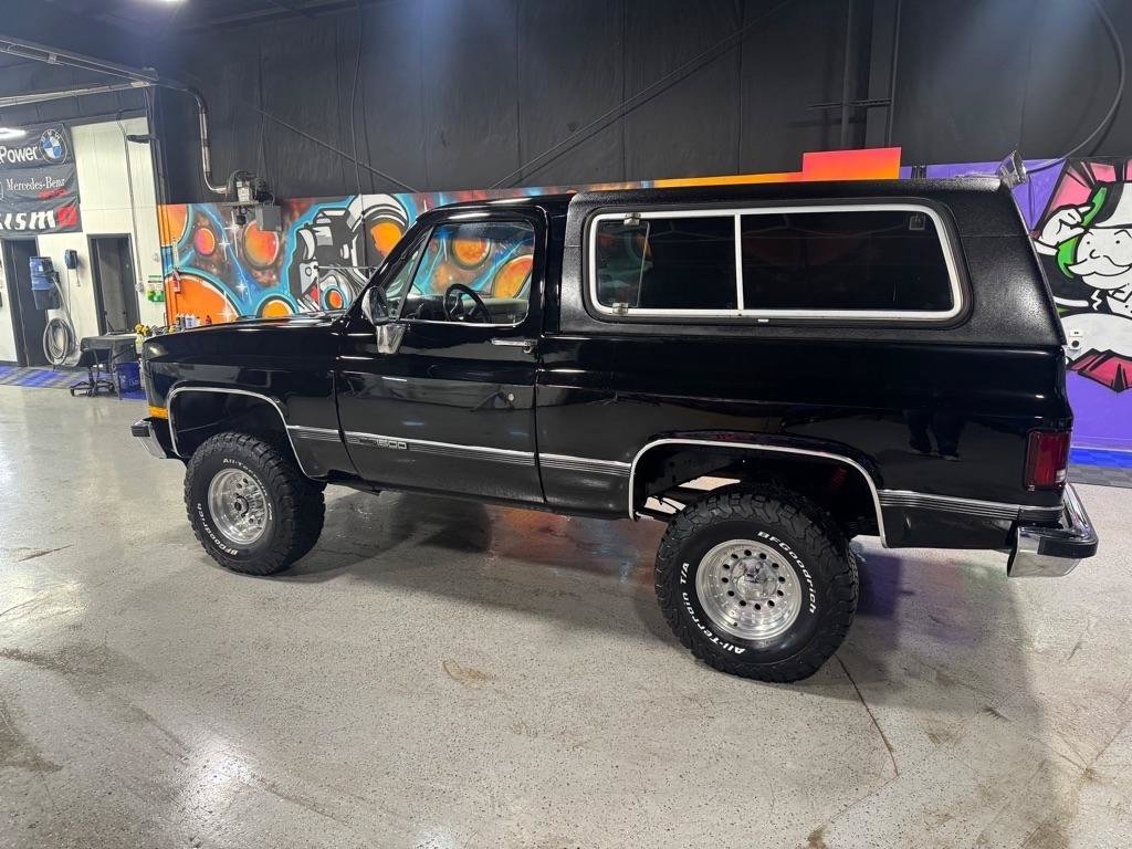 Used 1991 GMC Jimmy 4WD image 2
