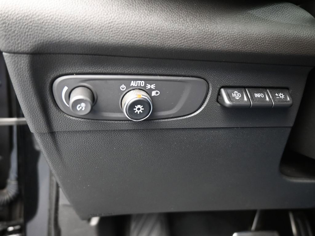 Used 2023 Buick Envision Essence w/ Technology Package I image 37