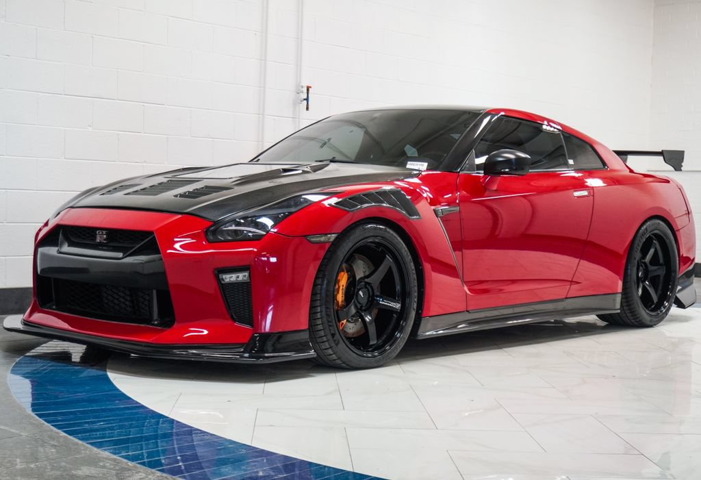 Used 2017 Nissan GT-R Premium AWD/4WD image 4
