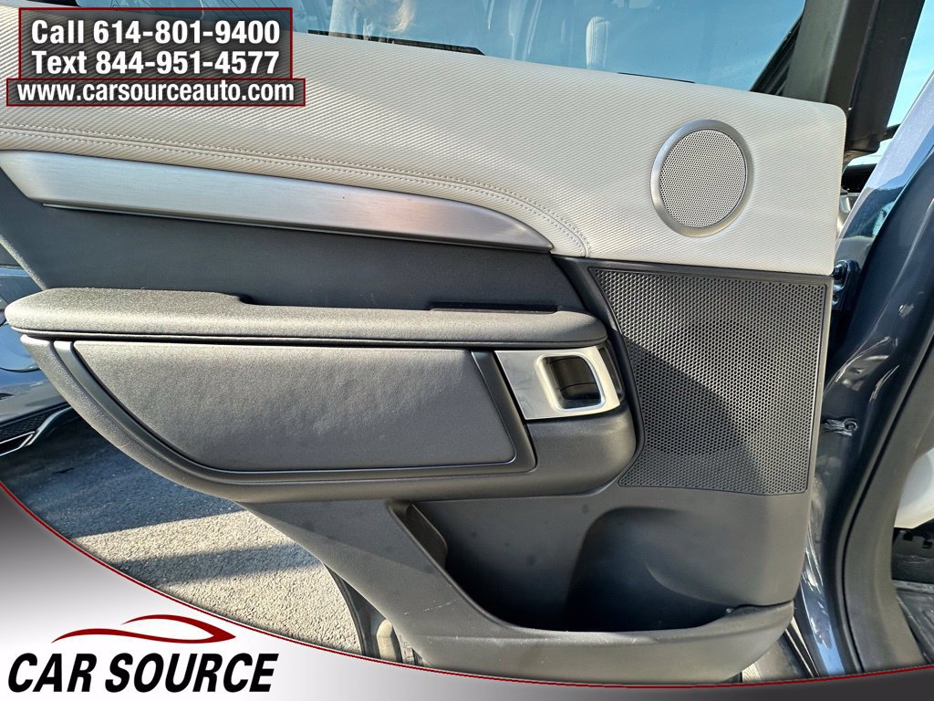 Used 2025 Land Rover Discovery Dynamic SE AWD/4WD image 14