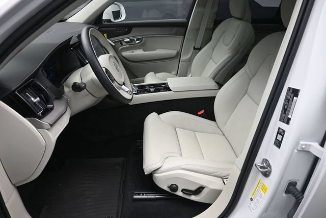 Used 2026 Volvo XC90 T8 Ultra w/ Protection Package Premier AWD/4WD image 18