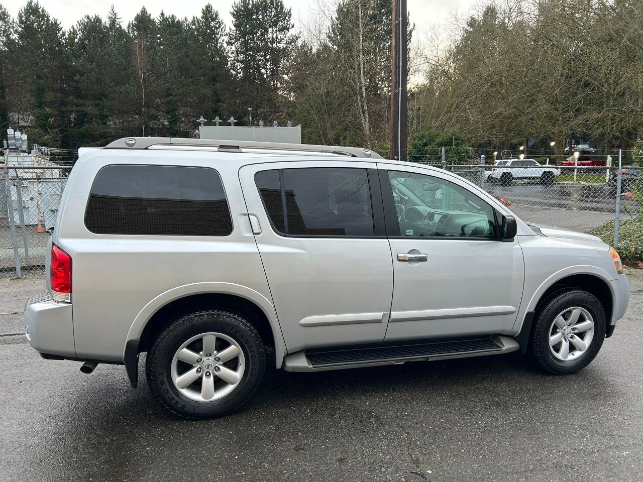 Used 2015 Nissan Armada SV AWD/4WD image 4