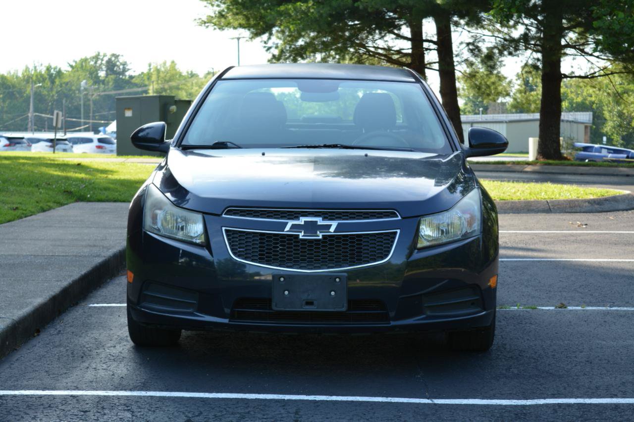 Used 2014 Chevrolet Cruze LT FWD image 2