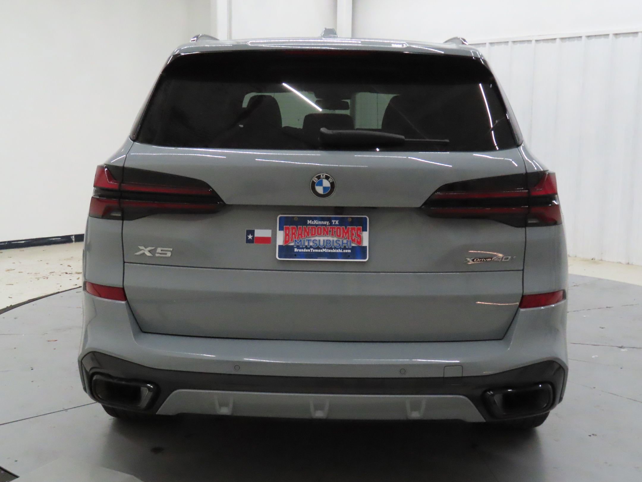 Used 2024 BMW X5 xDrive40i w/ M Sport Package image 4