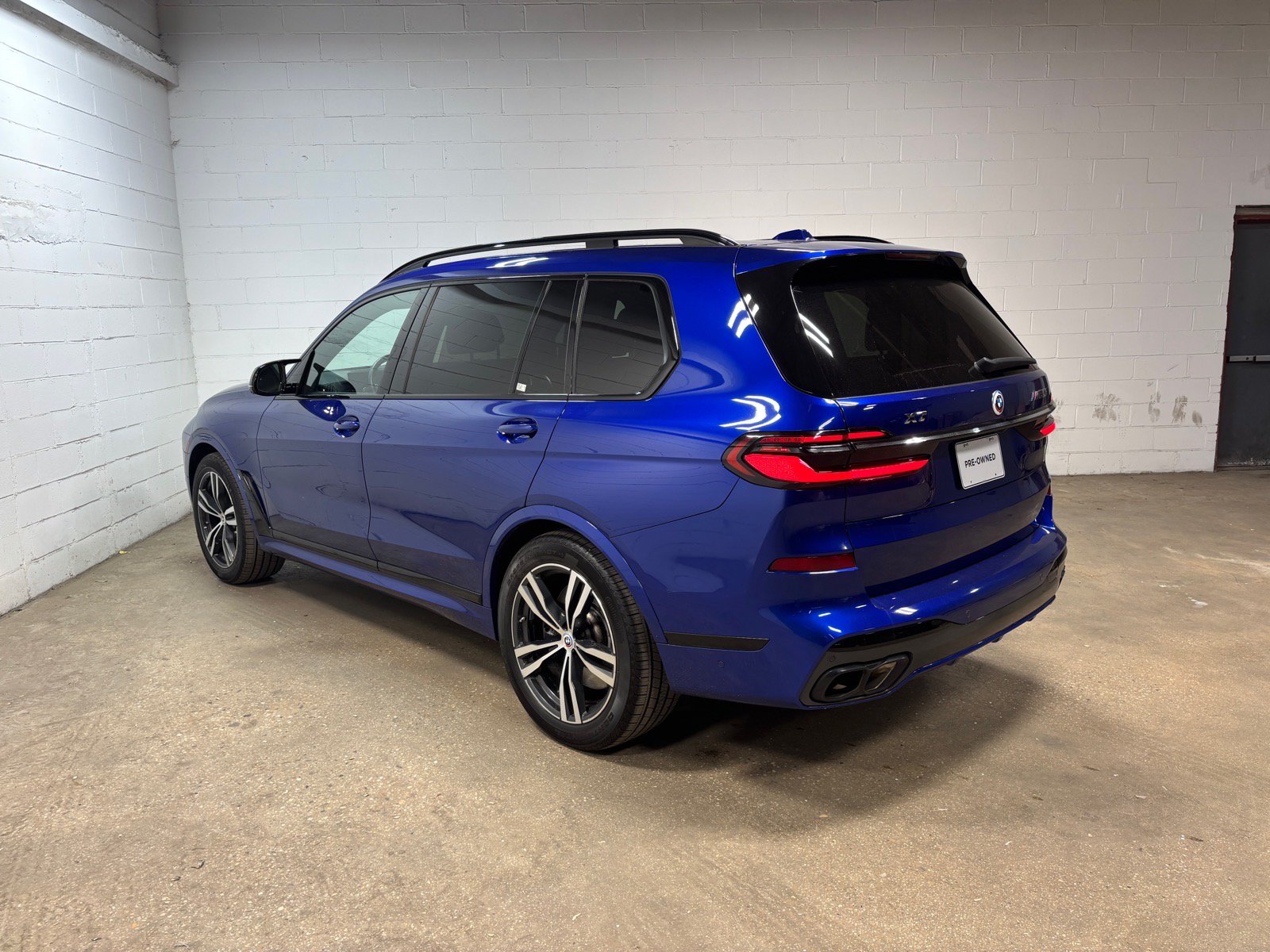 Used 2023 BMW X7 M60i w/ Executive Package AWD/4WD image 9