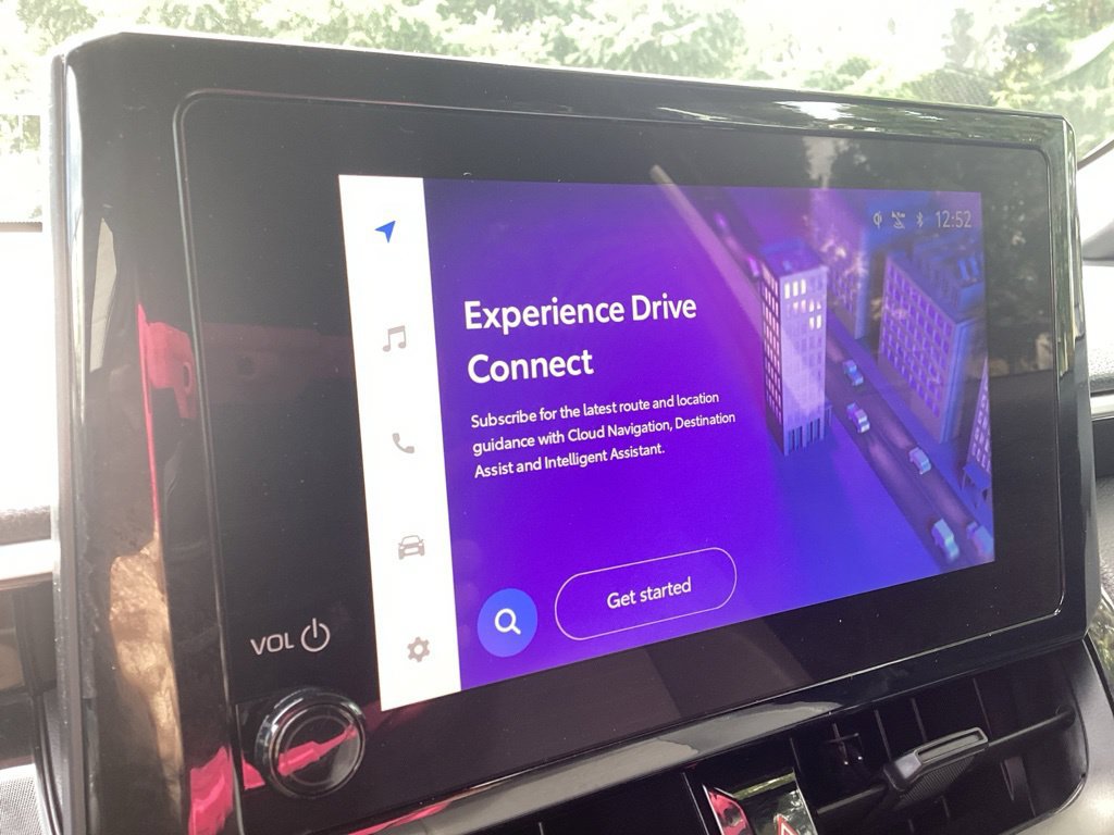 Used 2025 Toyota Corolla Cross AWD Hybrid w/ Moonroof Package image 14