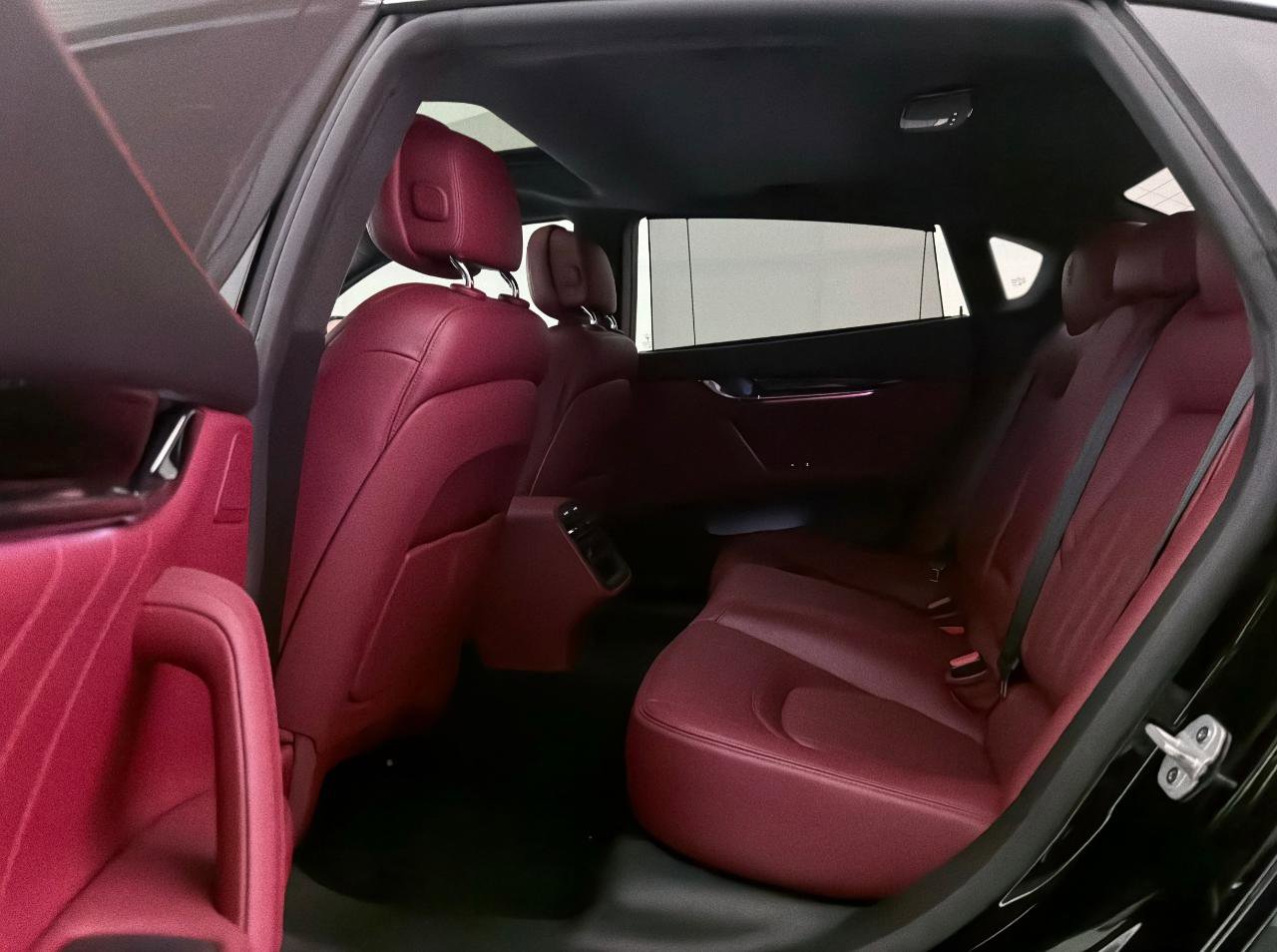 Used 2020 Maserati Quattroporte S RWD image 23