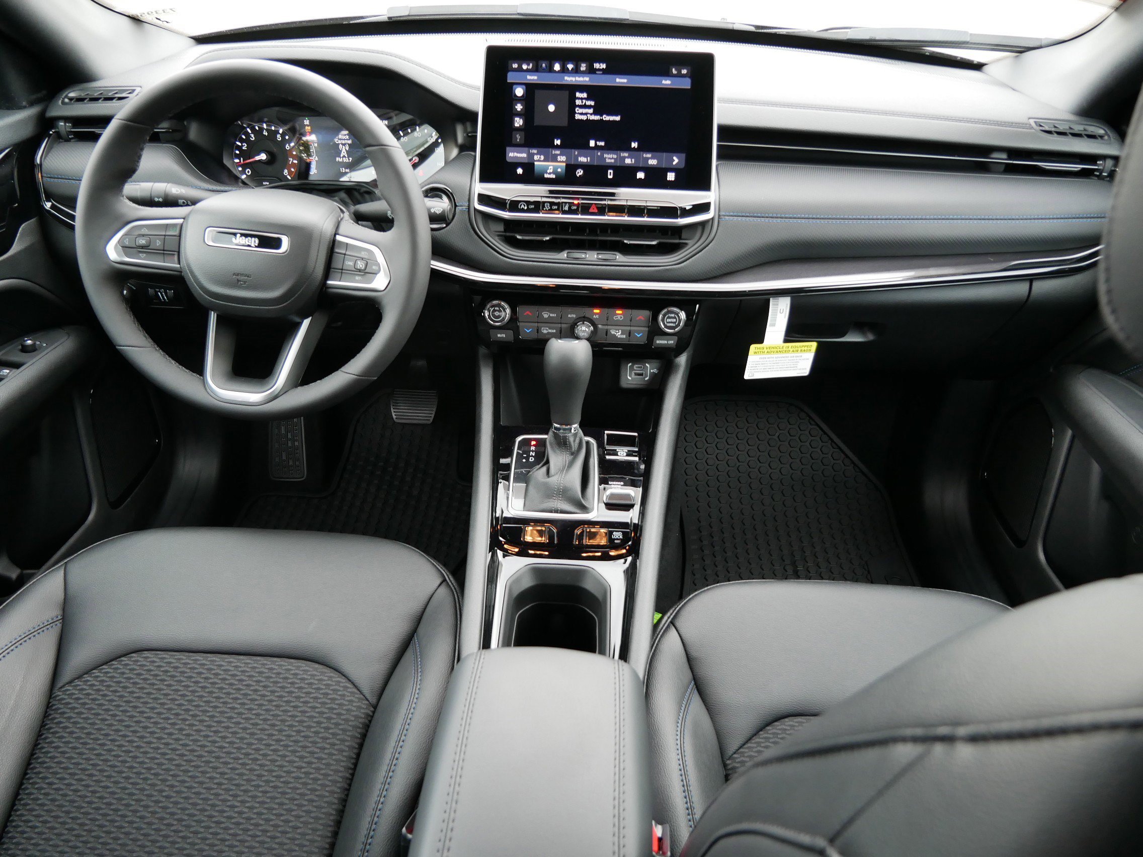 New 2026 Jeep Compass Latitude AWD/4WD image 12