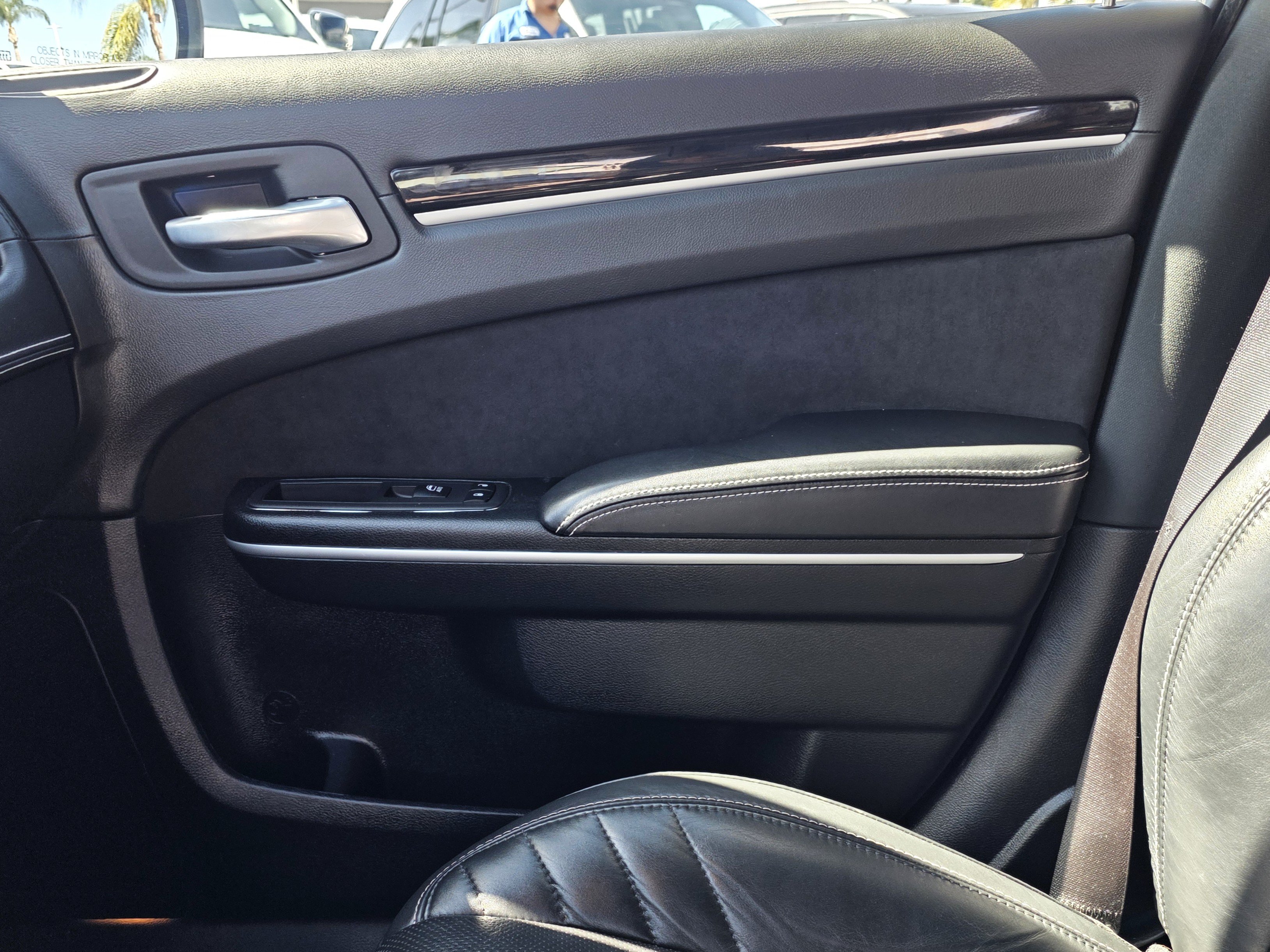 Certified 2023 Chrysler 300 C RWD image 10