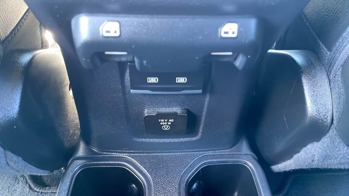 Used 2022 Jeep Gladiator Overland w/ Cold Weather Group AWD/4WD image 19