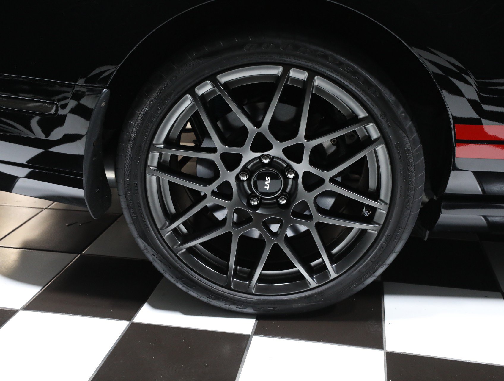 Used 2013 Ford Mustang Shelby GT500 RWD image 38