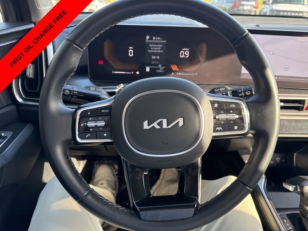 Used 2025 Kia Sorento S image 13