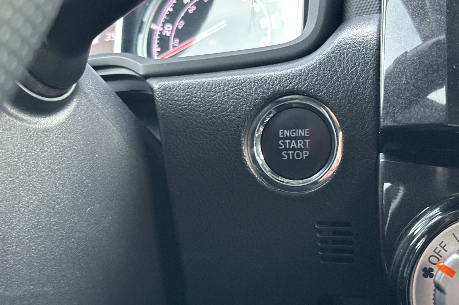 Used 2021 Toyota 4Runner Venture image 25