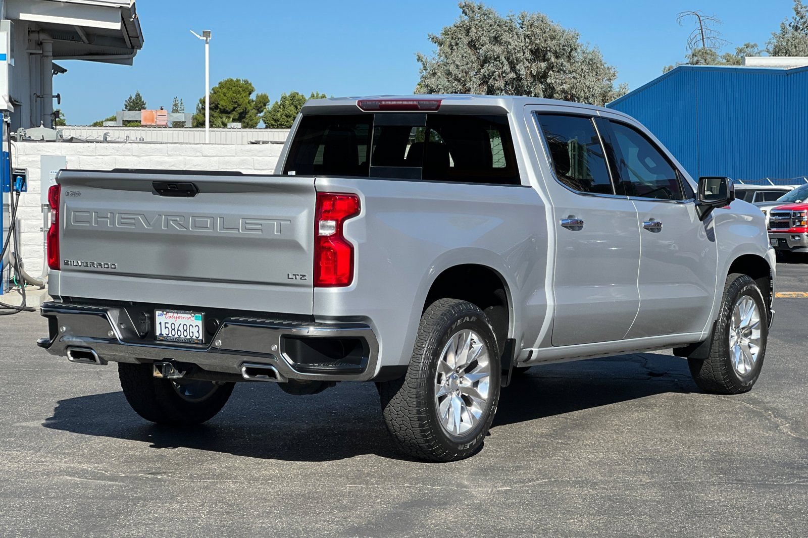 Used 2022 Chevrolet Silverado 1500 LTZ AWD/4WD image 4