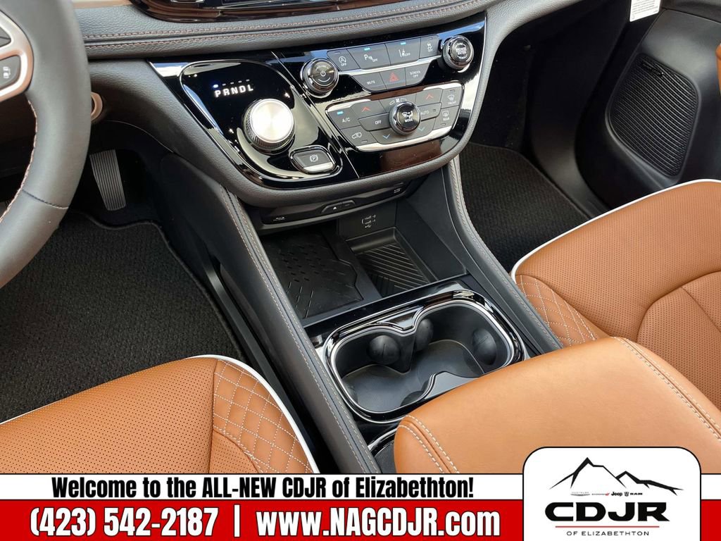 New 2026 Chrysler Pacifica Pinnacle image 14