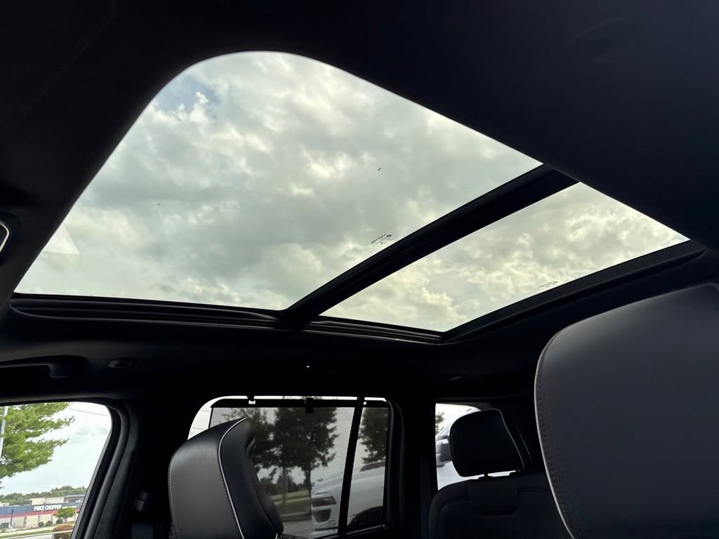 New 2027 Jeep Grand Cherokee Summit AWD/4WD image 5