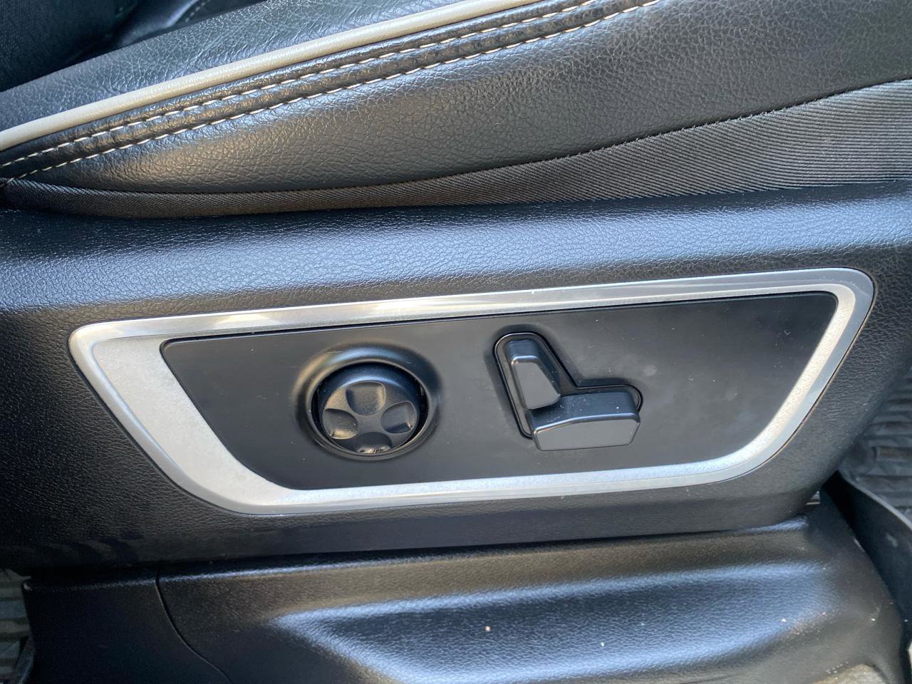 Used 2021 RAM 1500 Laramie w/ Sport Appearance Package AWD/4WD image 31