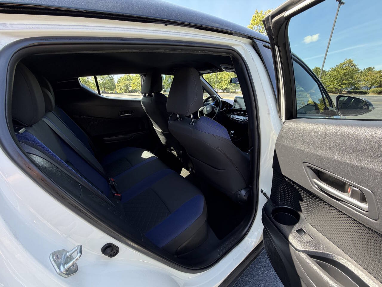 Used 2020 Toyota C-HR XLE FWD image 16