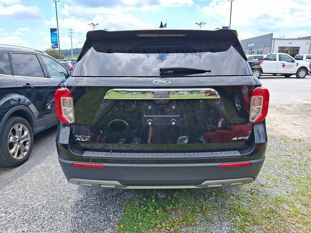 Used 2021 Ford Explorer XLT w/ Equipment Group 202A AWD/4WD image 9