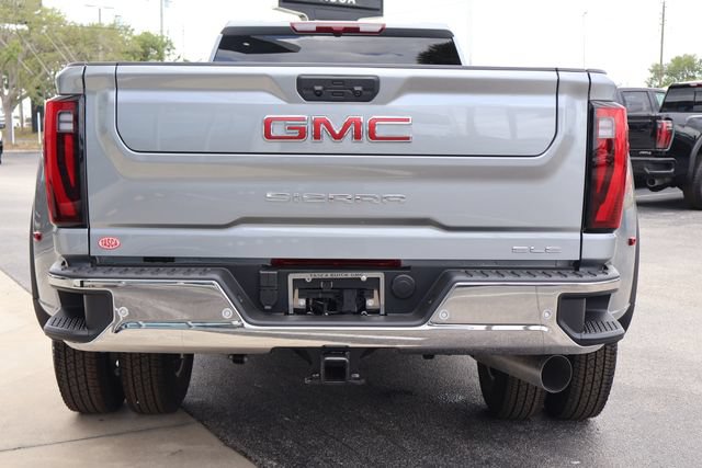 New 2026 GMC Sierra 3500 SLE w/ SLE Value Package AWD/4WD image 7
